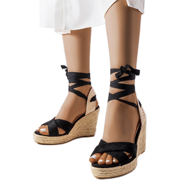 Alpercatas de cunha pretas, Reviloa preto