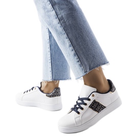 Inna Tênis branco com cabedal decorado Sauriol