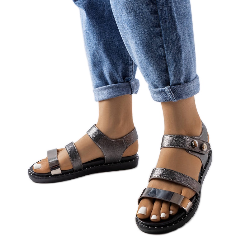 Sandália cinza metalizada Lanham