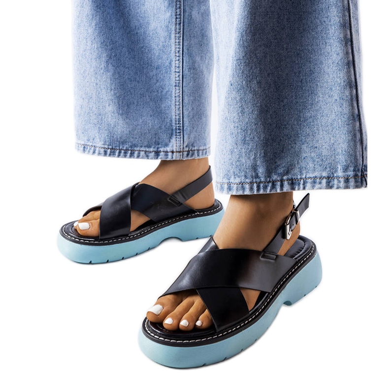 Sandália preta sobre plataforma azul Rozana preto