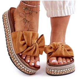 Chinelos Femininos de Camurça com Laço Camel Lauria castanho