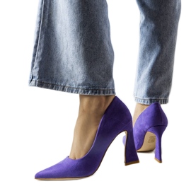 Sapatos roxos com salto agulha assimétrico, Linda tolet