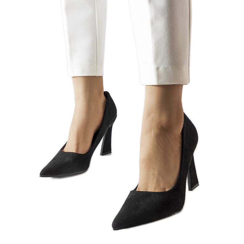 Inna Sapatos de salto pretos da Linda