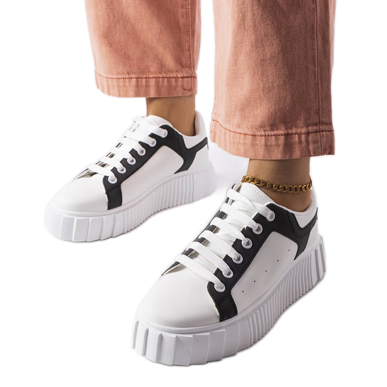 Tênis branco na plataforma Gosselin