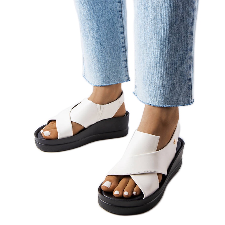 Sandália de salto branco Adelina.