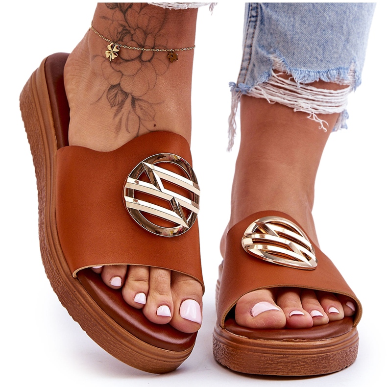 Chinelos femininos Camel Secrets enfeitados castanho