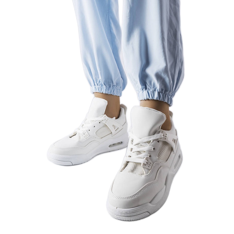 Tênis branco da Malas materiais combinados