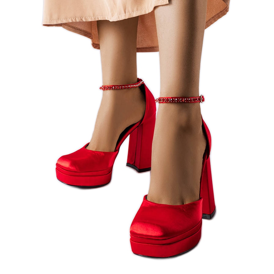 Sapatos altos cheap vermelhos