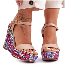 Sandálias femininas com cunha colorida bege Malibu