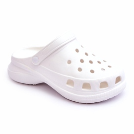 Foam Slides Crocs em uma sola grossa Katniss branco Foam Slides Crocs em uma sola grossa Katniss branco