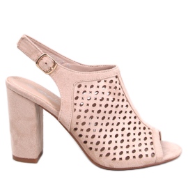 Sandália Noise Beige com salto vazado bege