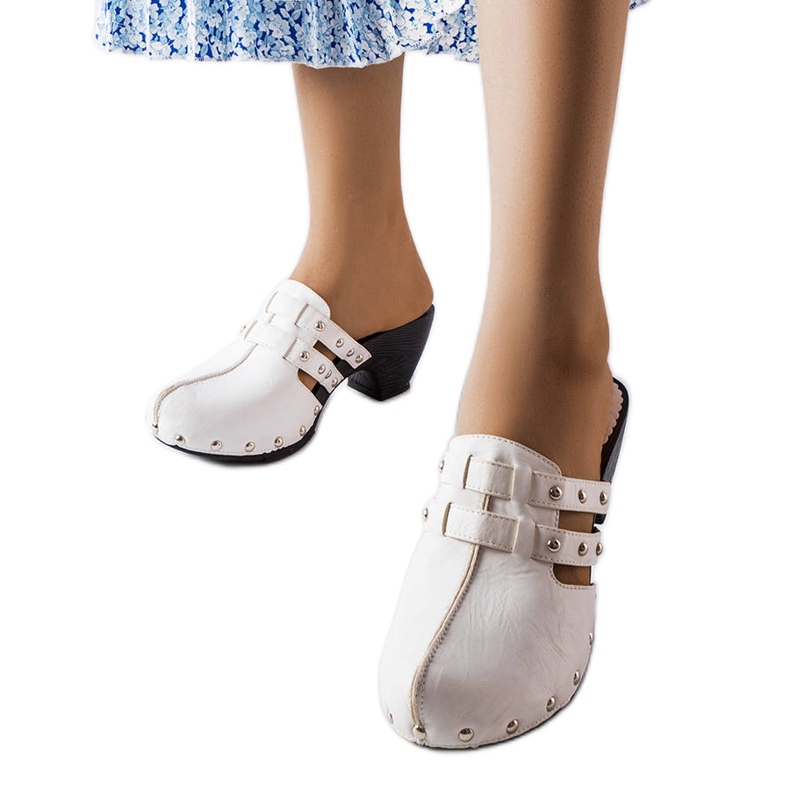 Tamanco branco custer