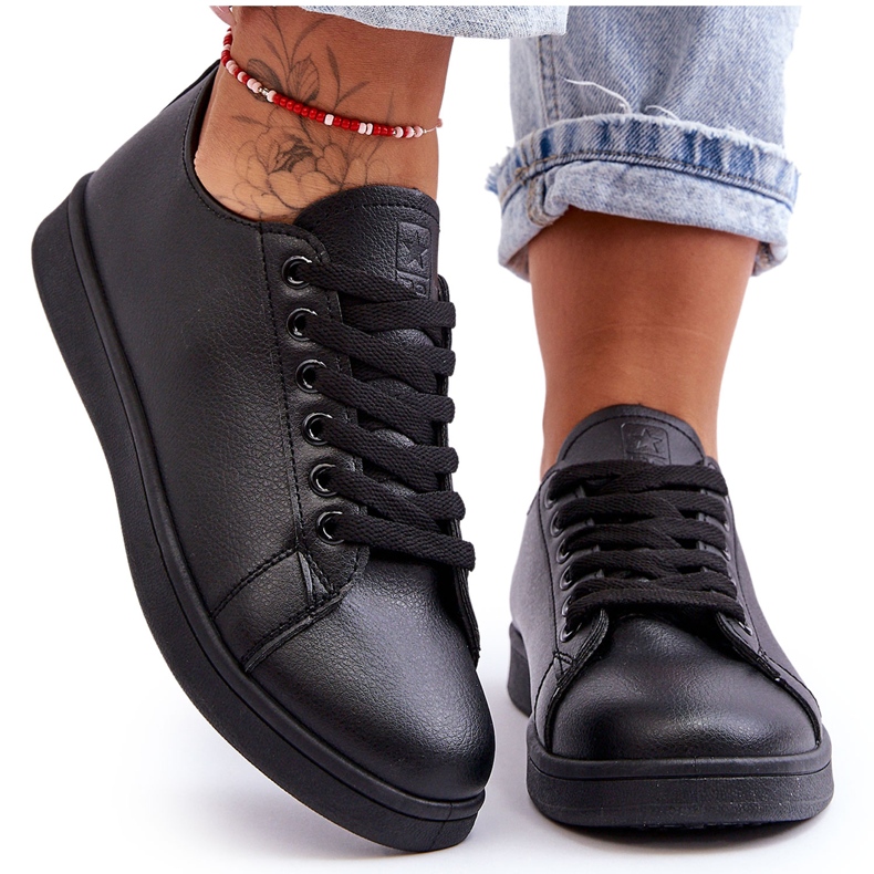 PE1 Tênis Clássico Feminino de Couro Preto Ilimitado