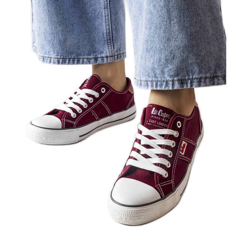 Tênis Lee Cooper LCW-22-31-0864L cor de vinho vermelho