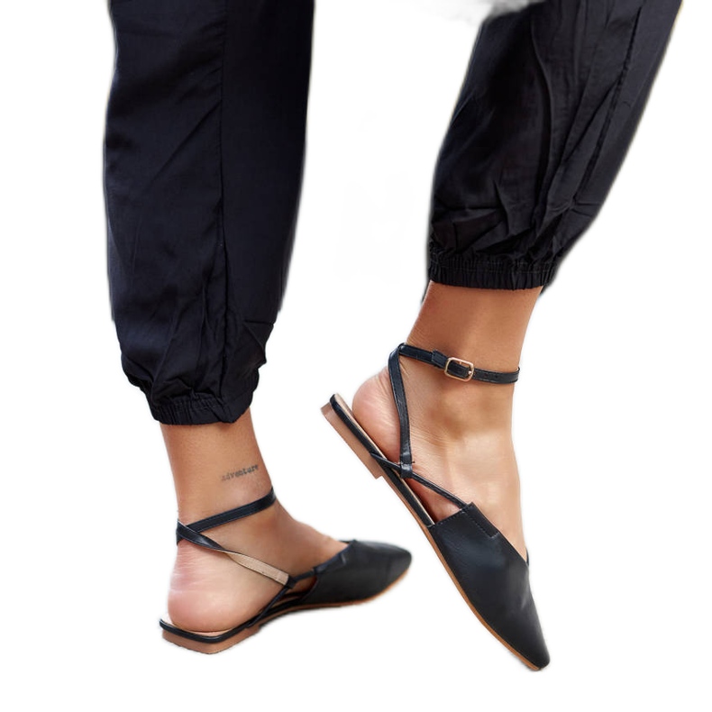 Sabrinas pretas com salto aberto da Lazzaro preto