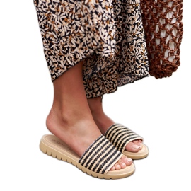 Chinelos Capovalle em tecido preto