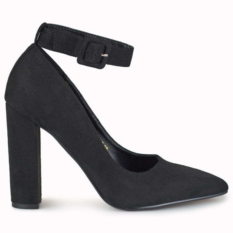 Sapatos pretos de senhora com fecho no tornozelo