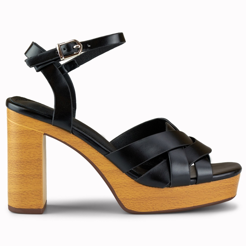 Sandálias femininas negras no poste preto