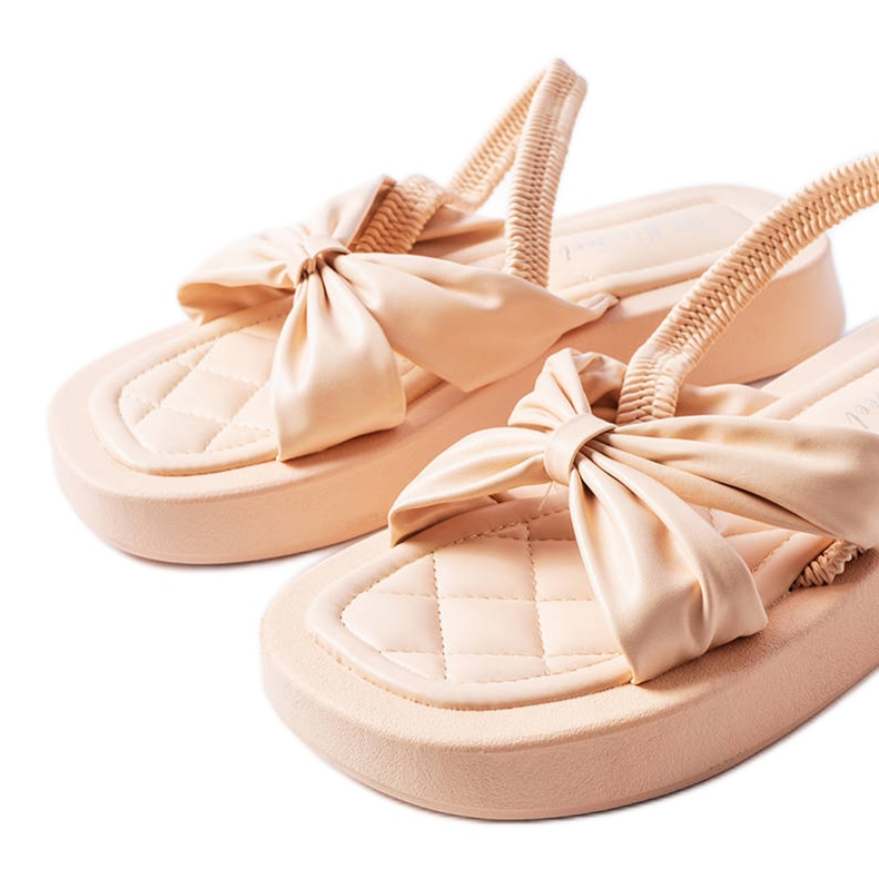 Sandália plataforma bege Montagna.