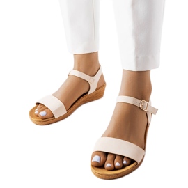 Sandália de cunha bege, Loggia