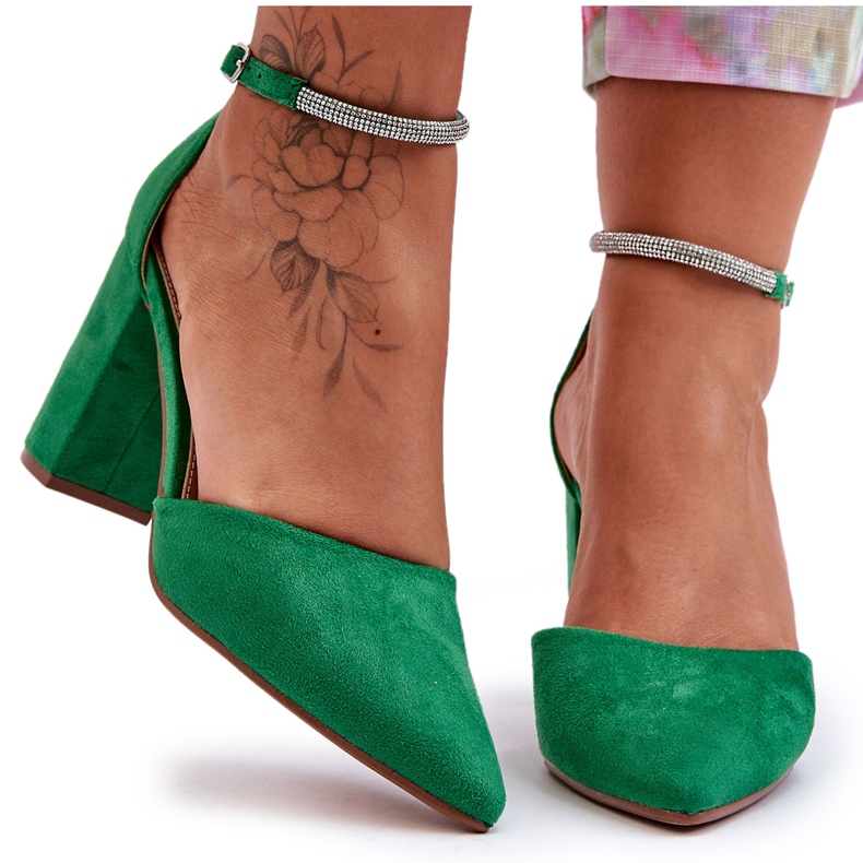 Sapatos de camurça com zircônia cúbica diamante verde