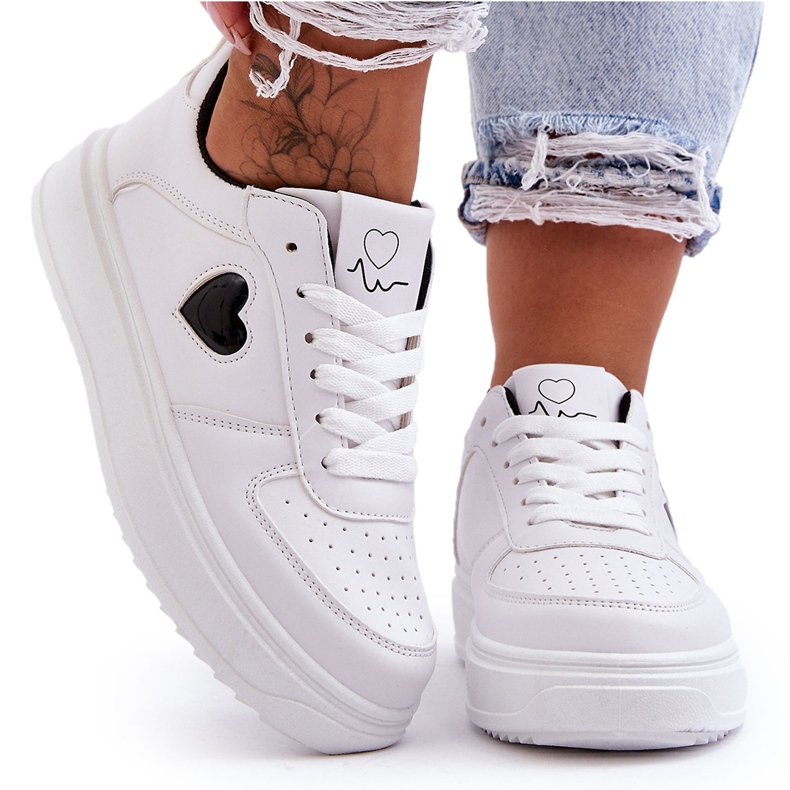 FJ1 Tênis esportivo clássico com coração preto e branco Amore