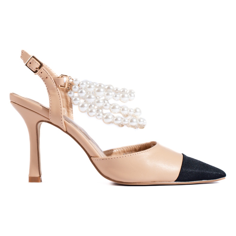 Sapatos bege com biqueira preta da Shelovet