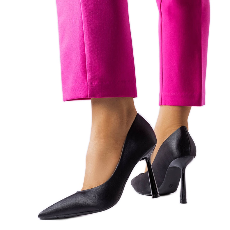 Vinceza Alfinetes pretos com acabamento acetinado da Vincez