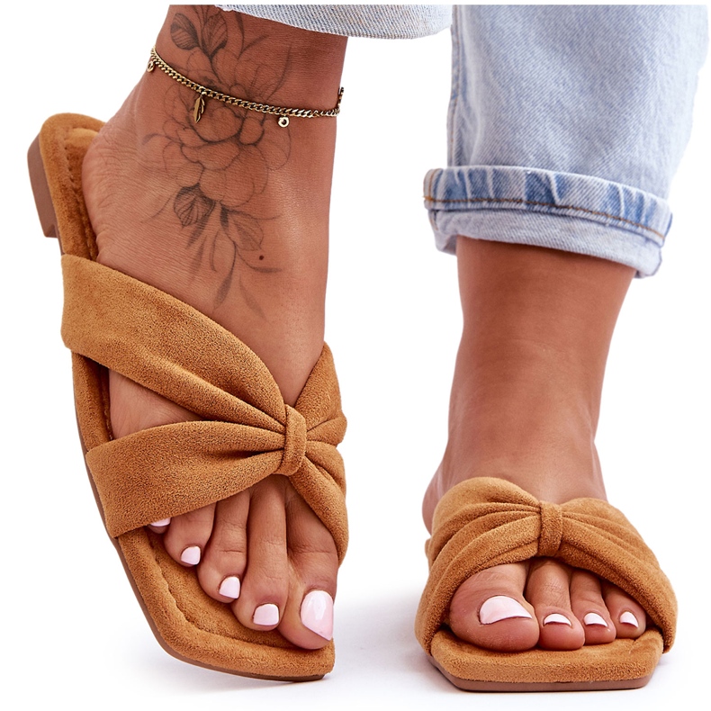 Chinelos femininos de veludo Camel Vanilla Sky castanho