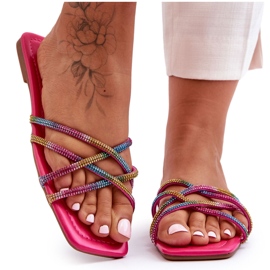 Chinelos femininos com listras e strass multicolorido Leomi rosa