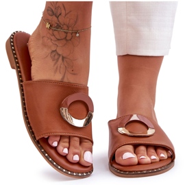 Chinelos femininos marrons com enfeites de xerez marrom