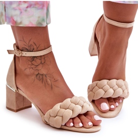 Sandália trançada de camurça bege Essenza Sandália trançada de camurça bege Essenza