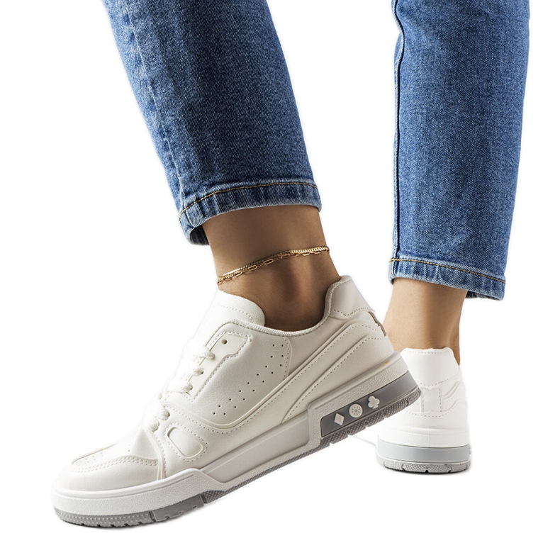 Tênis esportivo branco Willson