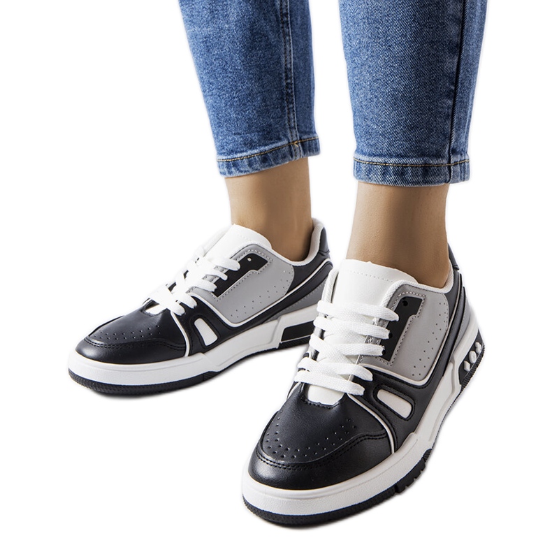 Tênis esportivo preto Willson