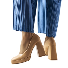 Sapatos de salto alto bege da Mailly Sapatos de salto alto bege da Mailly