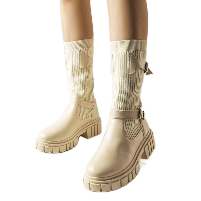 Botas elegantes bege com parte superior elástica da Ida