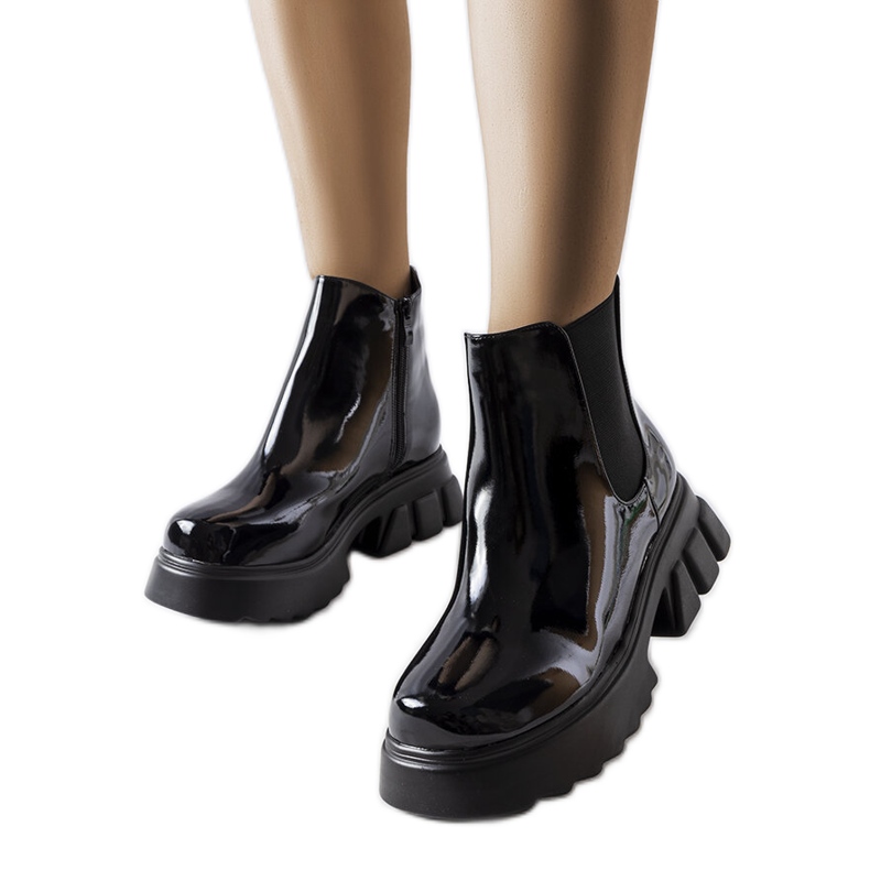 Botas com isolamento preto laqueado, Delit Botas com isolamento preto laqueado, Delit