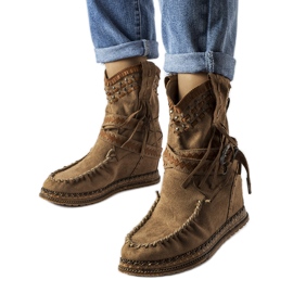 Inna Botas de cunha castanho escuro, Beausoleil. Inna Botas de cunha castanho escuro, Beausoleil.