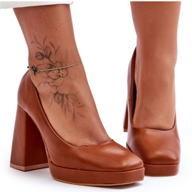 Sapatos de couro com salto grosso Camel Rosalia castanho