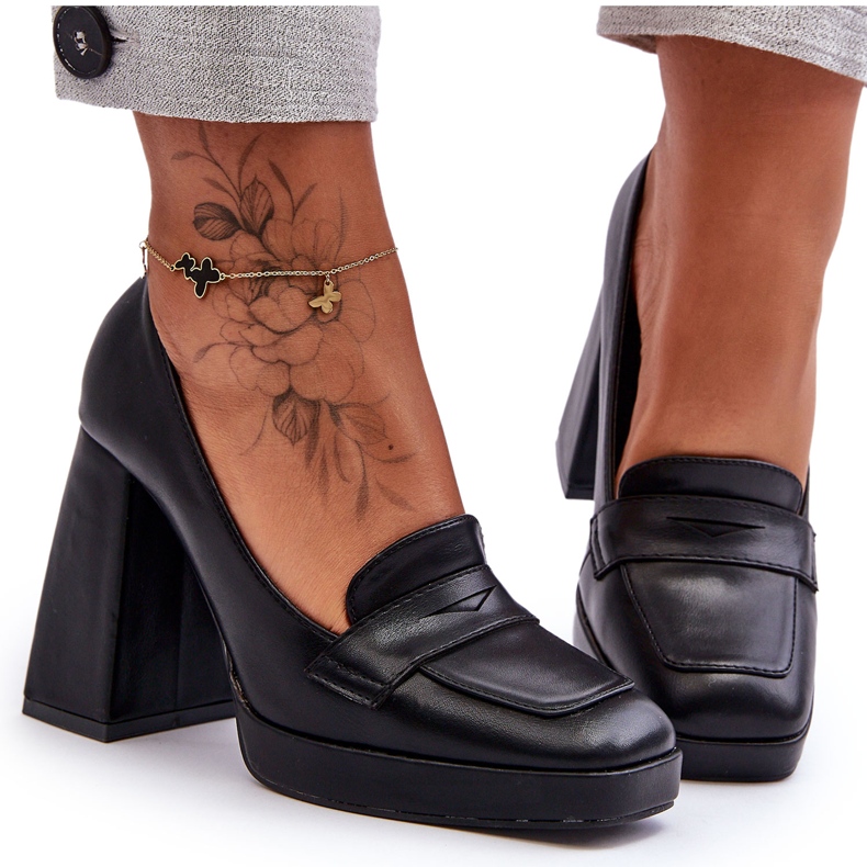 Sapatos de salto alto pretos Alisa