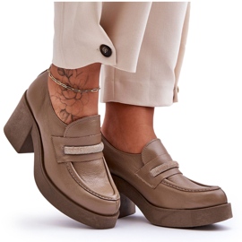 Lemar Brogues de couro no calcanhar com decoração bege escuro Gelanor