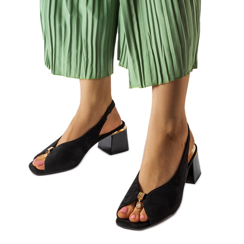 Sandália preta Baccarato salto baixo preto