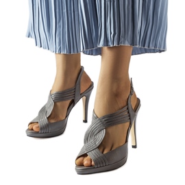 Sandália salto alto cinza Tougas