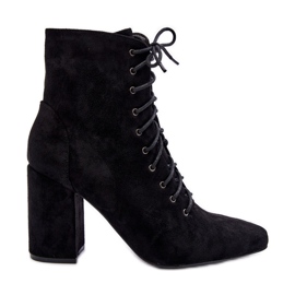 Botas Femininas de Camurça com Salto Preto Saolio Botas Femininas de Camurça com Salto Preto Saolio