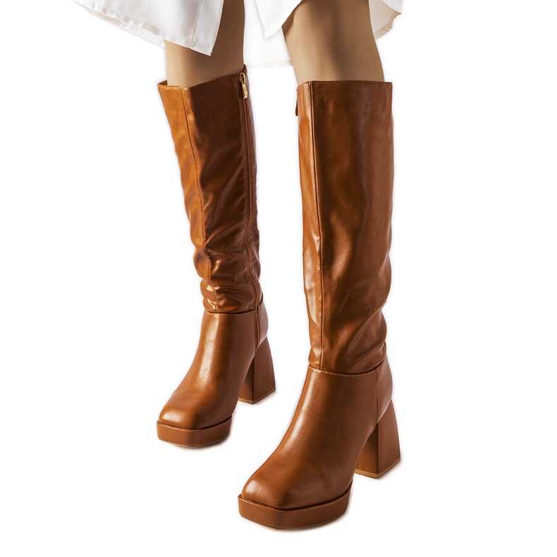 Botas marrons com poste maciço de Villanova castanho