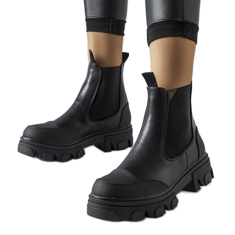 Bota preta sibyla com salto preto Bota preta sibyla com salto preto