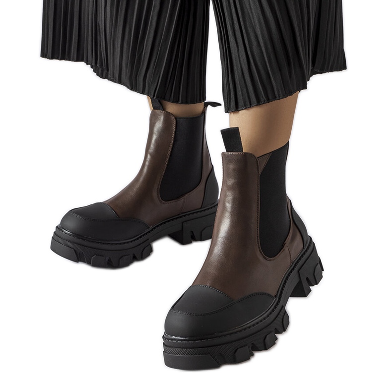 Bota marrom escuro com salto, Sibyla castanho Bota marrom escuro com salto, Sibyla castanho