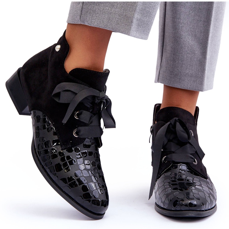 PD1 Salto baixo feminino com cadarço preto Meroni