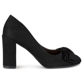 Sapatos de camurça com enfeites preto