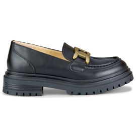 Mocassim preto com fivela dourada